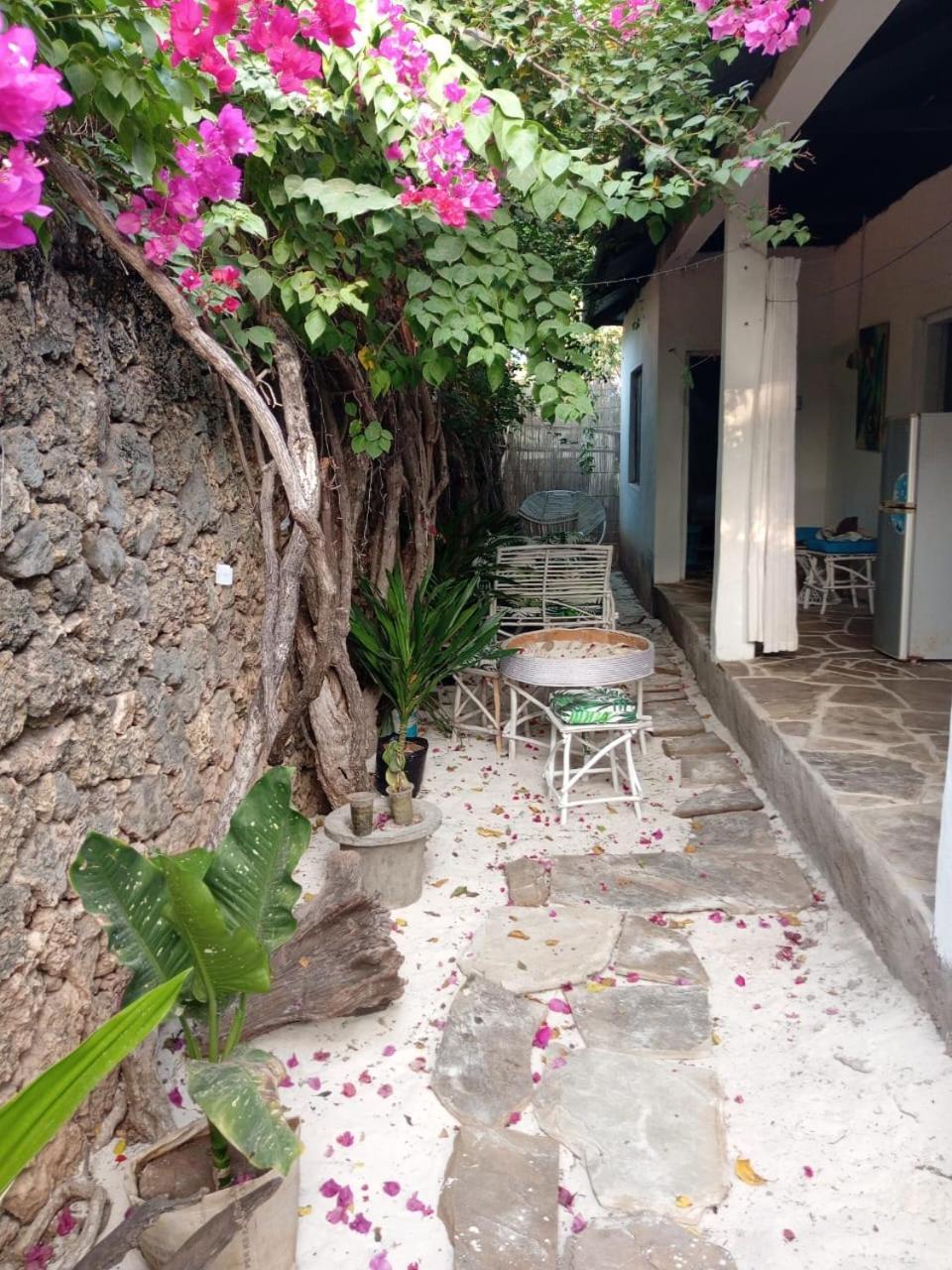 Sunny Garden Rooms Watamu Exterior foto